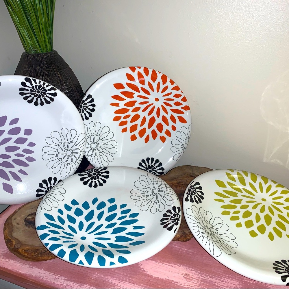 Pier 1 Imports Salad Dessert Plates Floral White Ironstone Mod Mum  Set of 5.